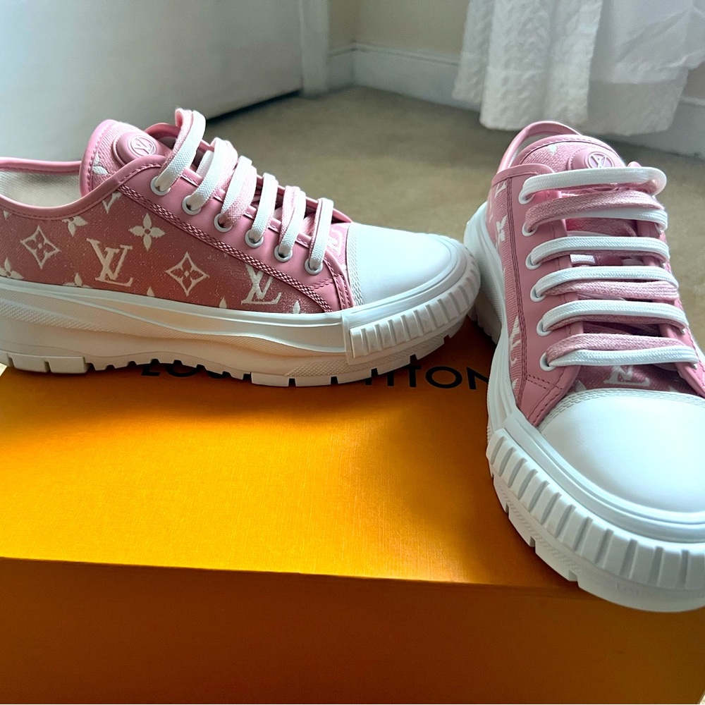Louis Vuitton Squad Sneaker